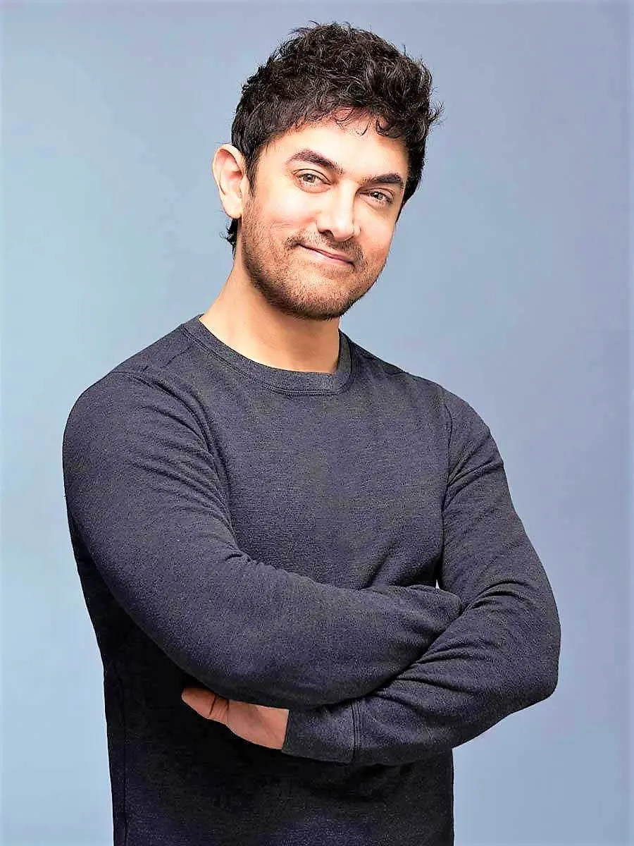 Aamir Khan interacts with the students of Bennett University during convocation