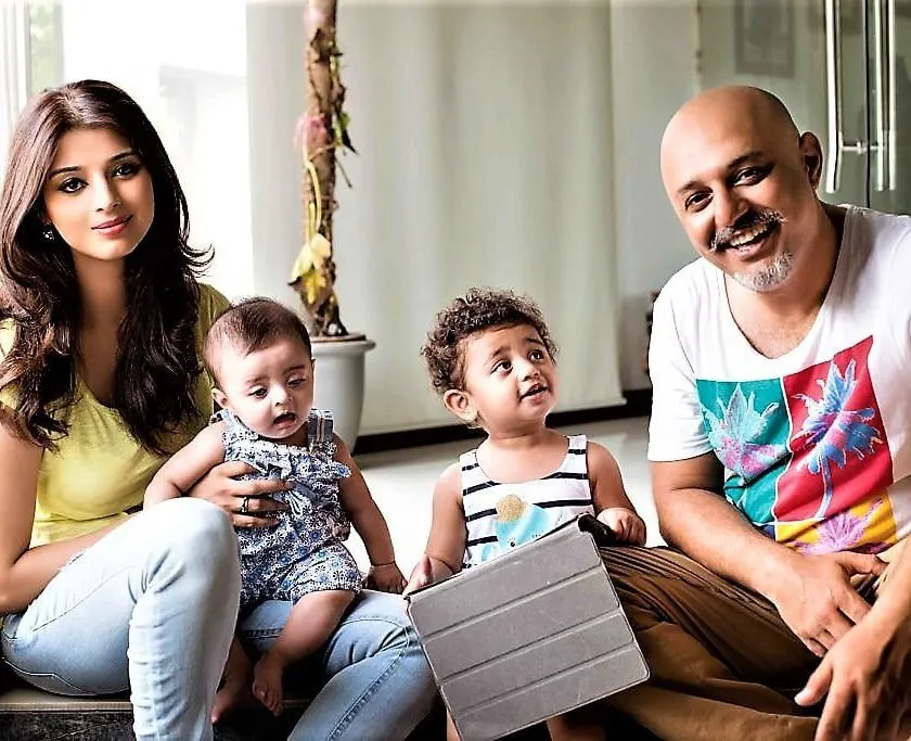 Ali Azmat with his family