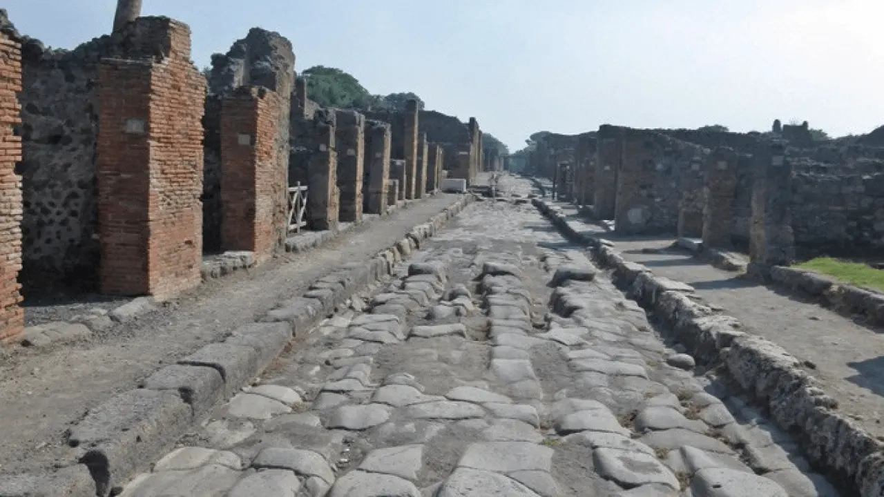 Driving the streets of Pompeii 