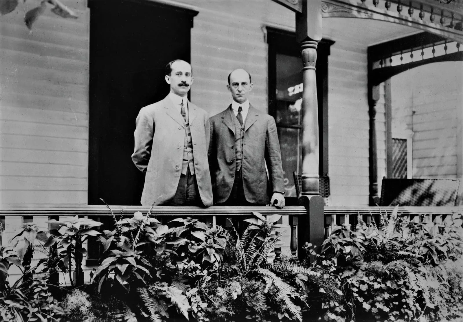 Orville and Wilbur porch Dayton Ohio 1909