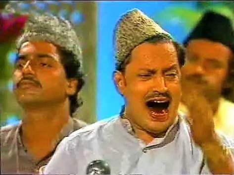Rab e Sallim Ala Rasool ALLAH singing at the stage by Qawwal Bahaud-din Khan