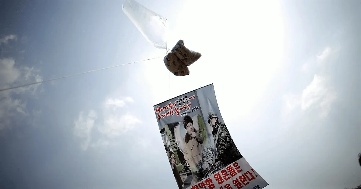 South Korea bans flying anti-N Korea leaflets across border