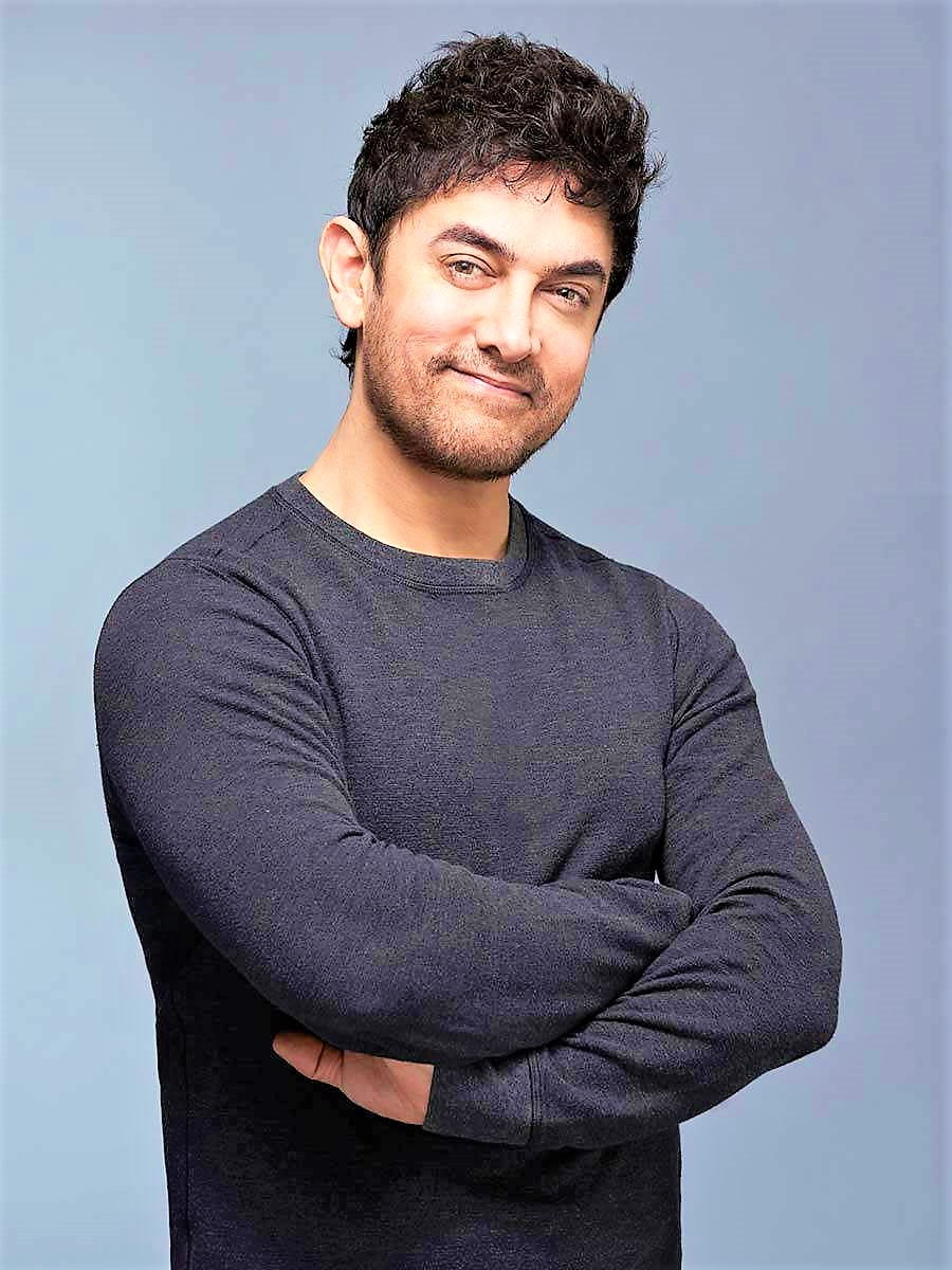 Aamir Khan interacts with the students of Bennett University during convocation