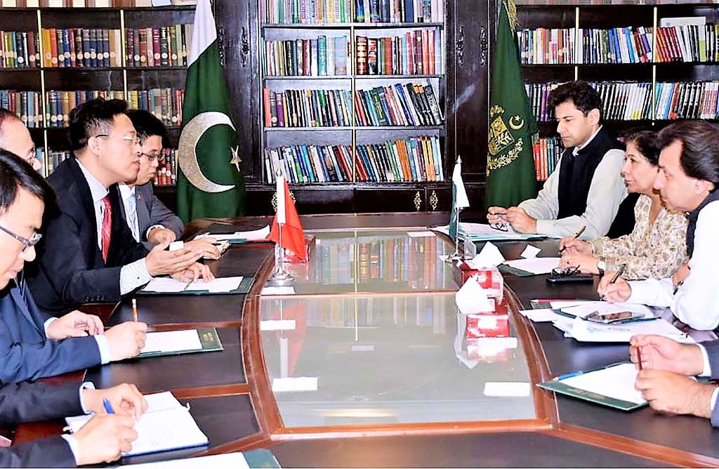 Chinese Acting Ambassador felicitates Dr. Shamshad on assuming new Assignment
