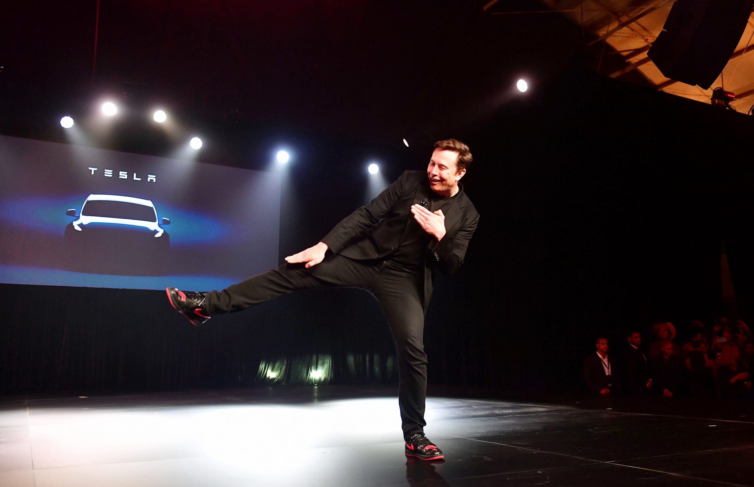 Elon Musk's Got a Futuristic New Battery For Tesla That Will Shake the electric cars market