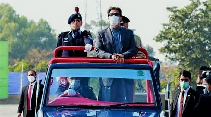 PM Imran Khan wants to see 'Nayi police in Naya Pakistan'